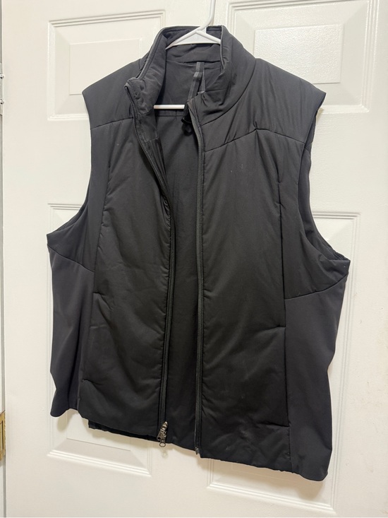 lululemon athletica Other - Lululemon Men's Insulated Black Puffer Vest I excellent conditions
